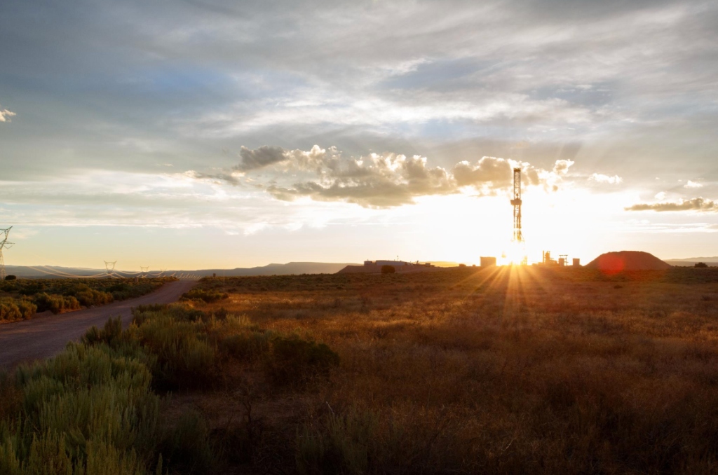Sunset Land Drilling Rig